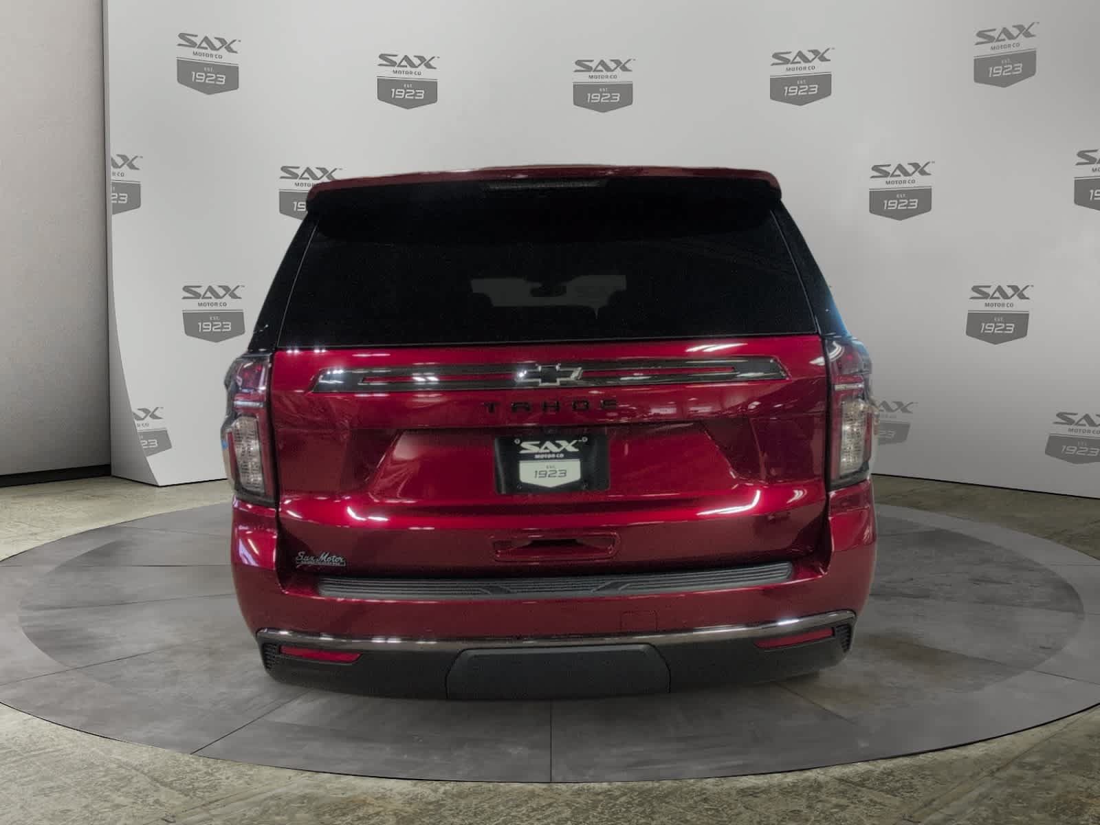 Used 2022 Chevrolet Tahoe Z71 w/ Luxury Package AWD/4WD image 4