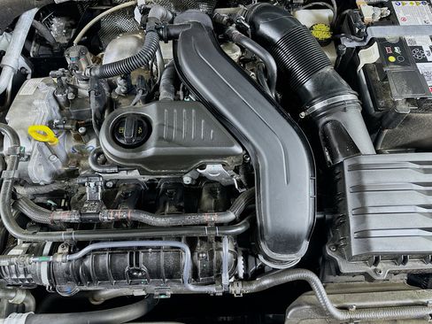 Used 2025 Volkswagen Jetta Sport image 31