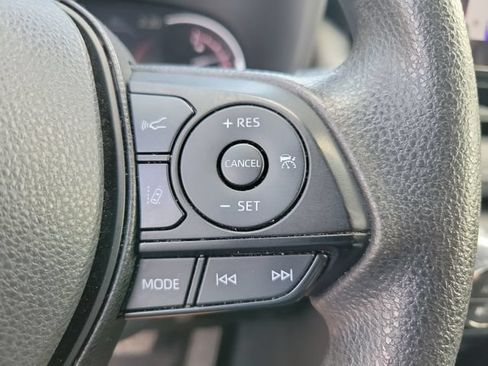 Used 2024 Toyota RAV4 XLE FWD image 29