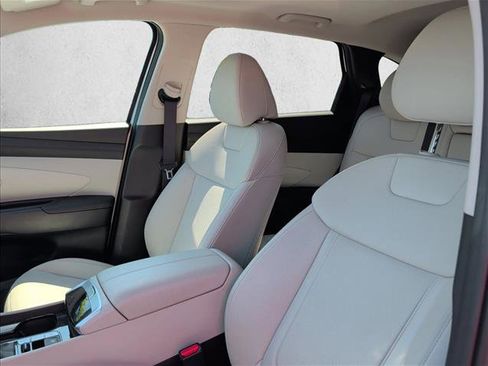 Used 2025 Hyundai Tucson SEL FWD image 12