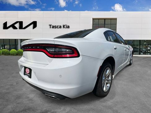 Used 2021 Dodge Charger SXT w/ Leather Interior Group RWD image 4