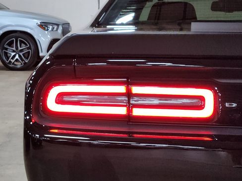 Used 2021 Dodge Challenger SRT Hellcat Redeye image 21