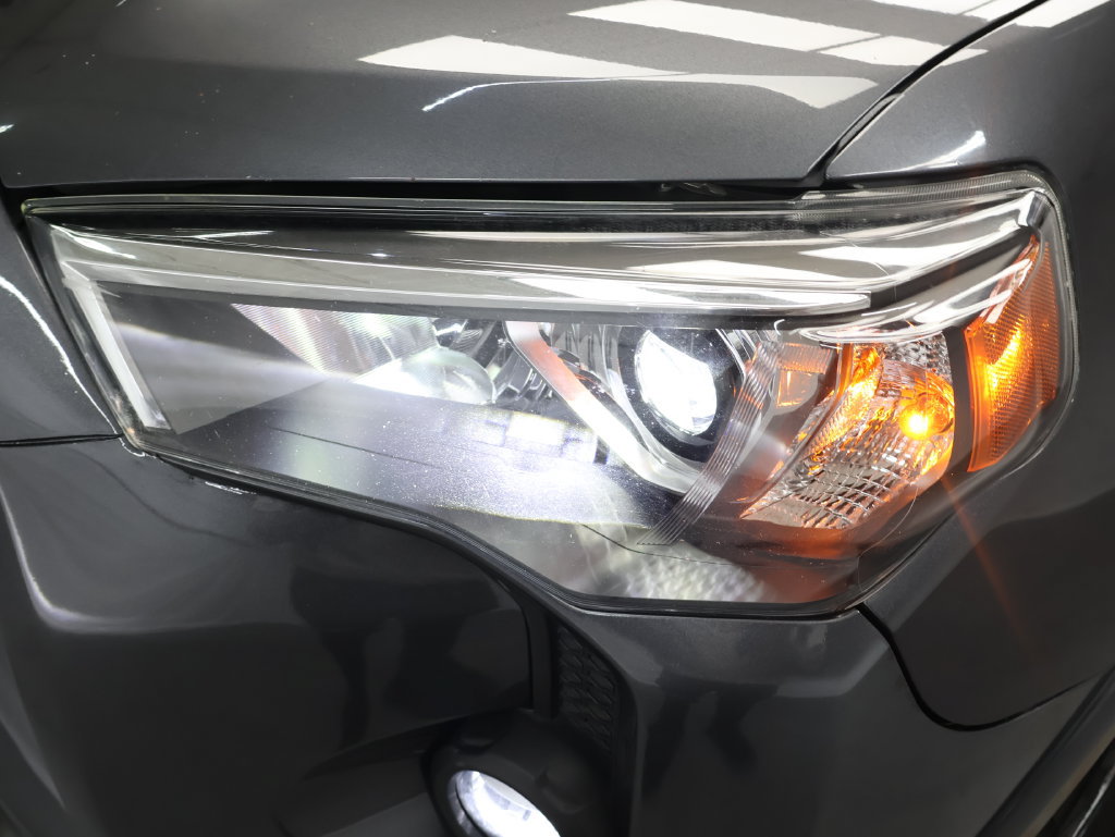 Used 2021 Toyota 4Runner SR5 Premium w/ Moonroof Package RWD image 28