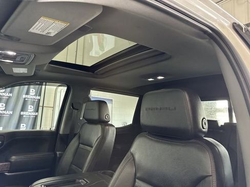 Certified 2022 GMC Sierra 1500 Denali w/ Denali Premium Package image 19
