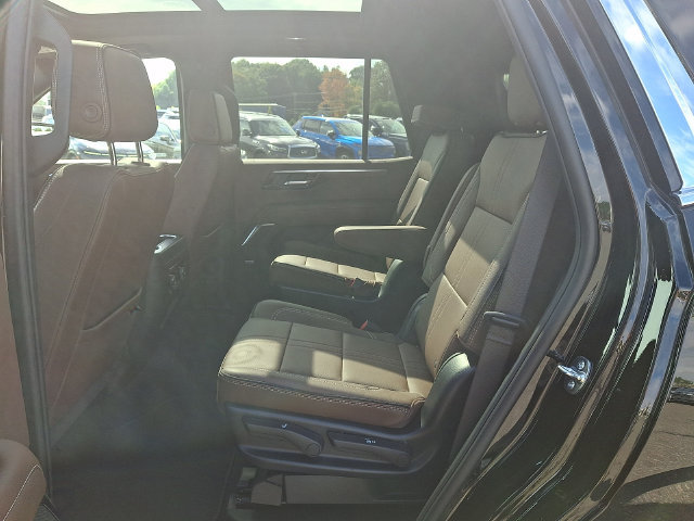 Used 2025 Chevrolet Tahoe High Country AWD/4WD image 21