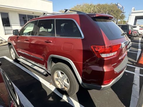 Used 2013 Jeep Grand Cherokee Laredo w/ Laredo E Group image 3