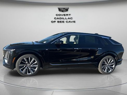 New 2026 Cadillac Lyriq Signature Luxury image 4