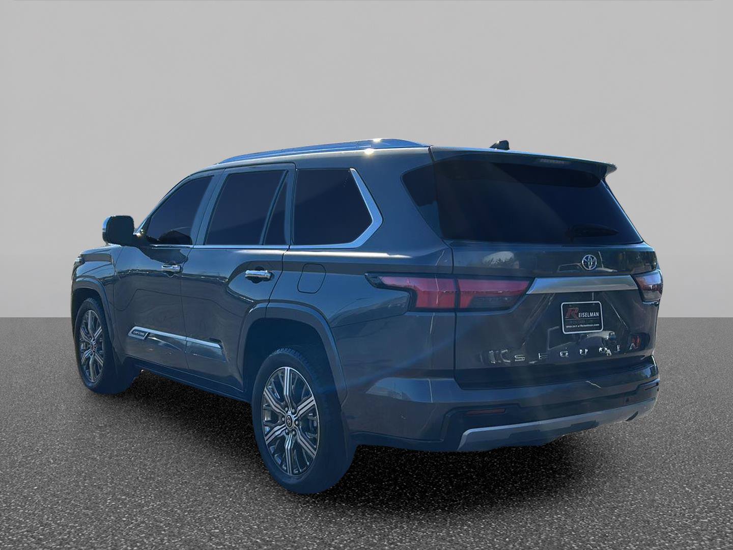 Used 2023 Toyota Sequoia Capstone AWD/4WD image 3