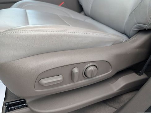 Used 2021 Chevrolet Traverse LT w/ LPO, Floor Liner Package image 10