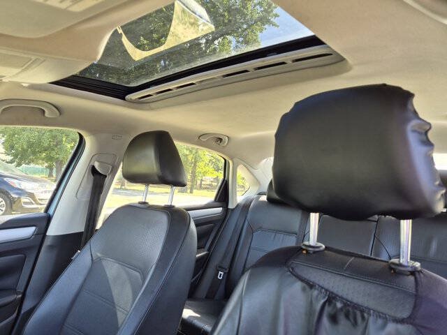 Used 2012 Volkswagen Passat 2.5 SE FWD image 27