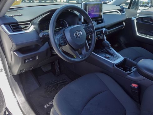 Used 2025 Toyota RAV4 LE AWD/4WD image 10