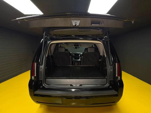 Used 2015 Cadillac Escalade Premium AWD/4WD image 12
