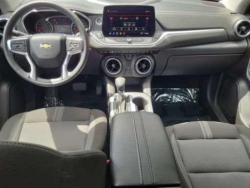 Used 2025 Chevrolet Blazer LT FWD image 17