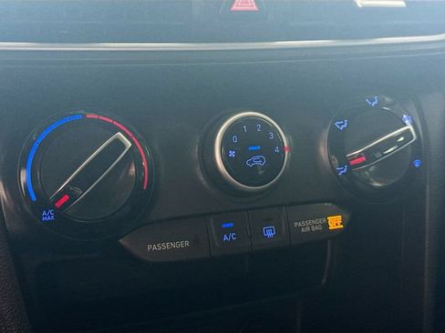 Used 2020 Hyundai Kona SEL AWD/4WD image 16