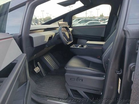 Used 2024 Tesla Cybertruck AWD Crew Cab image 4