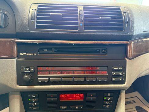 Used 2003 BMW 540i Sedan image 19