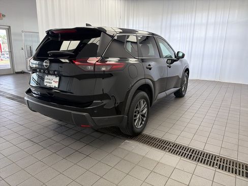 Used 2026 Nissan Rogue S FWD image 4