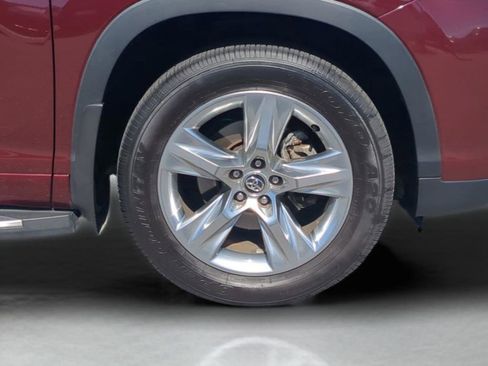 Used 2017 Toyota Highlander Limited image 11