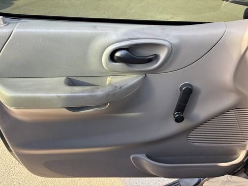 Used 1999 Ford F150 XLT image 16