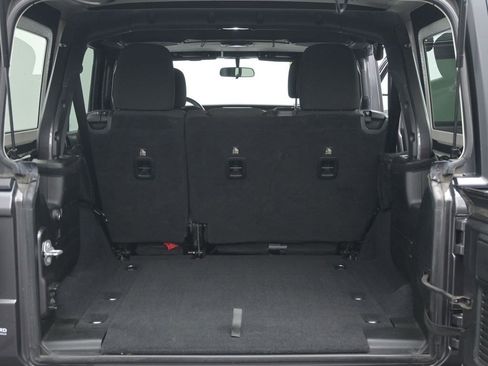 Used 2018 Jeep Wrangler Unlimited Sport S image 13