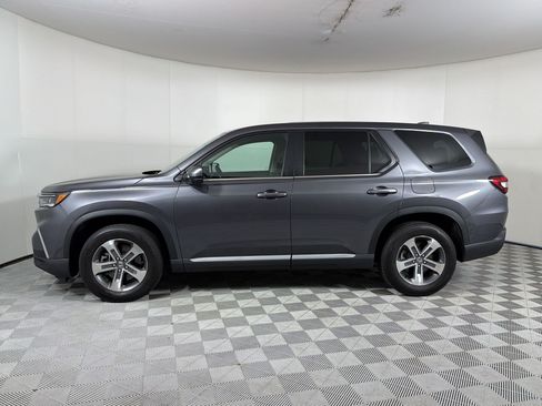 Used 2025 Honda Pilot EX-L image 2