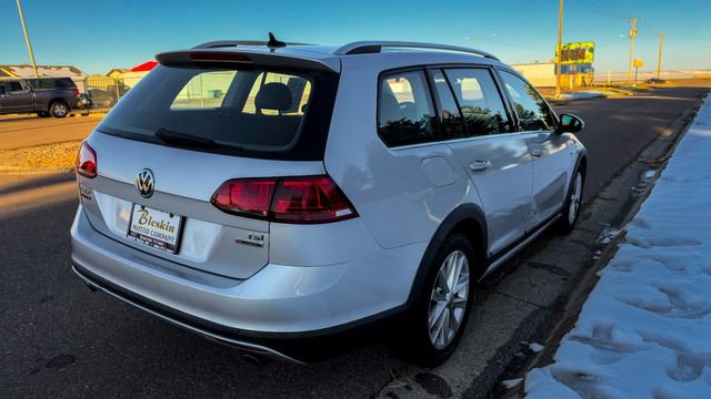 Used 2017 Volkswagen Golf Alltrack SE AWD/4WD image 5