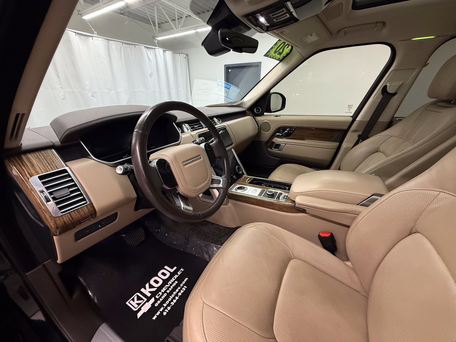 Used 2020 Land Rover Range Rover HSE AWD/4WD image 11