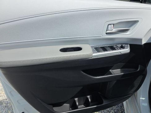Certified 2025 Toyota Sienna XLE AWD/4WD image 11