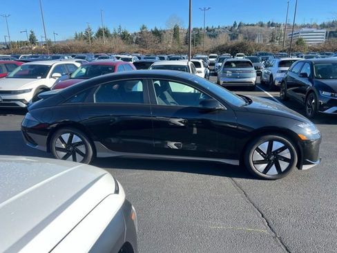 New 2025 Hyundai Ioniq 6 SE image 4