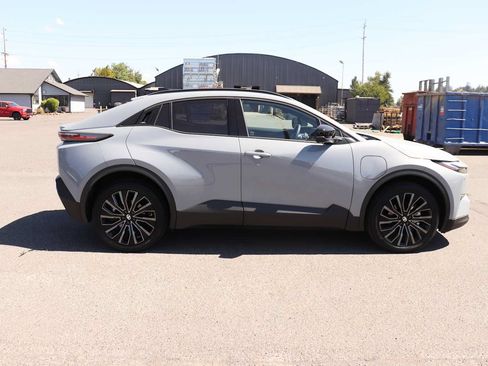 Used 2026 Toyota C-HR AWD/4WD image 4