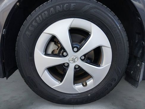 Used 2015 Toyota Prius Two FWD image 19