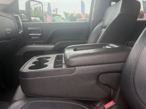 Used 2015 Chevrolet Silverado 2500 LT w/ LT Convenience Package AWD/4WD image 2