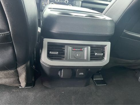 Used 2023 Ford F250 Lariat w/ Chrome Package image 38