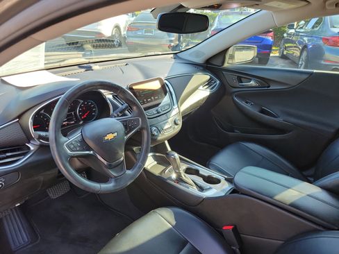 Used 2017 Chevrolet Malibu LT FWD image 12