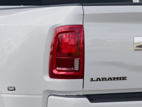 New 2026 RAM 3500 Laramie AWD/4WD image 9