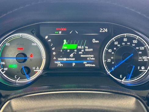 Used 2021 Toyota Venza XLE AWD/4WD image 25