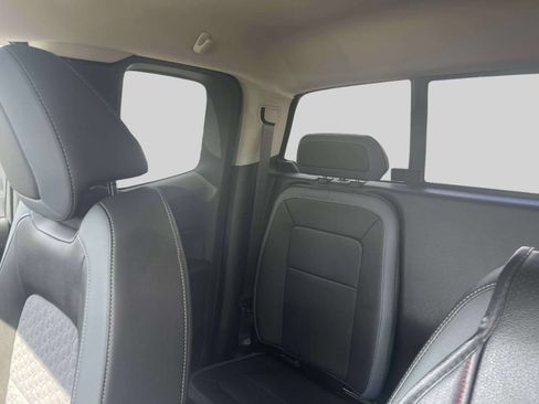 Used 2017 Chevrolet Colorado Z71 AWD/4WD image 16