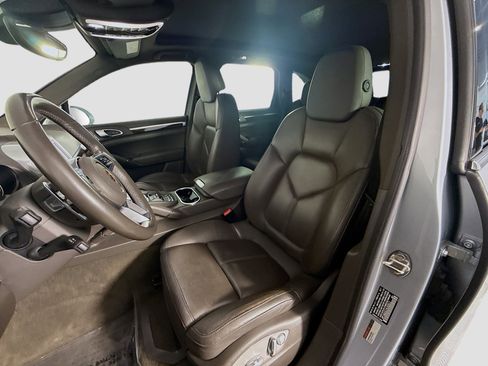 Used 2017 Porsche Cayenne S w/ Premium Plus Package image 21