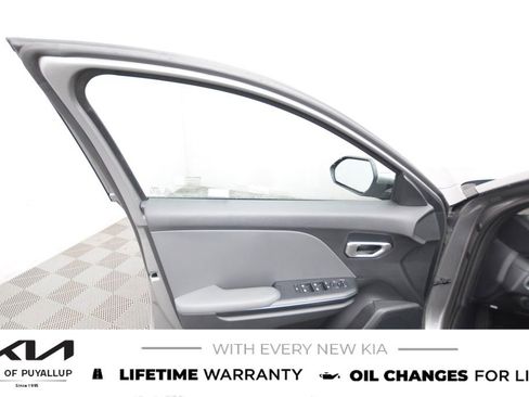 New 2025 Kia K4 LXS image 9