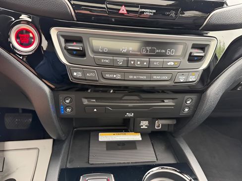 Used 2022 Honda Pilot Black Edition image 18