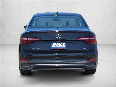 Used 2023 Volkswagen Jetta SE w/ Panoramic Sunroof Package FWD image 7