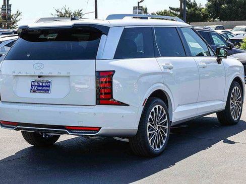 New 2026 Hyundai Palisade Calligraphy FWD image 6