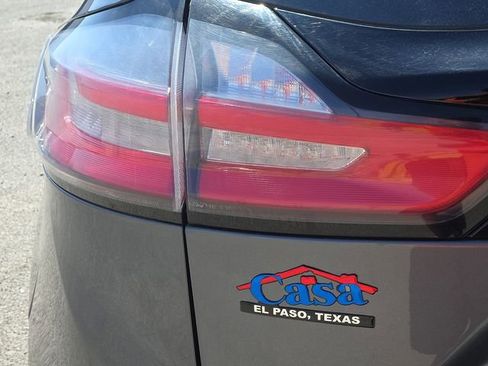 Used 2024 Ford Edge SEL image 9