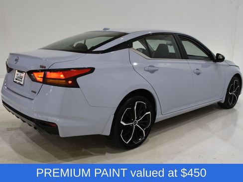 Used 2025 Nissan Altima 2.5 SR w/ SR Premium Package image 4