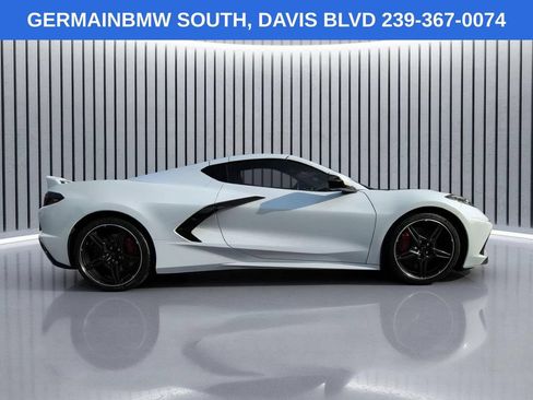 Used 2020 Chevrolet Corvette Stingray Preferred Cpe w/ 2LT Preferred Equipment Group RWD image 4