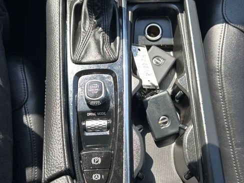 Used 2018 Volvo XC90 T5 Momentum w/ Convenience Package AWD/4WD image 19