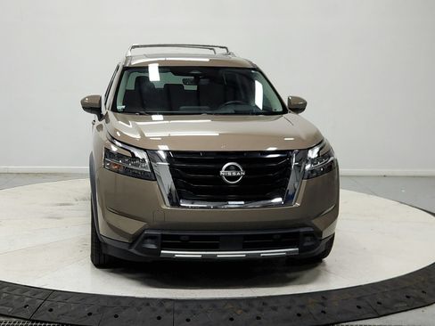 Used 2023 Nissan Pathfinder Platinum w/ Cargo Package AWD/4WD image 3
