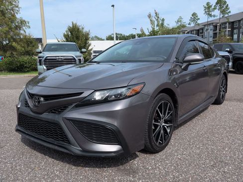 Used 2021 Toyota Camry SE w/ Convenience Package FWD image 2