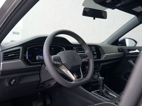Used 2022 Volkswagen Jetta Sport image 4