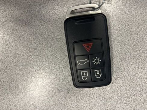 Used 2017 Volvo S60 T5 Inscription Platinum image 33